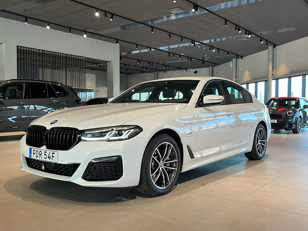 BMW 530e xDrive Sedan M Sport Head-Up Adapt. Farth 360 Drag