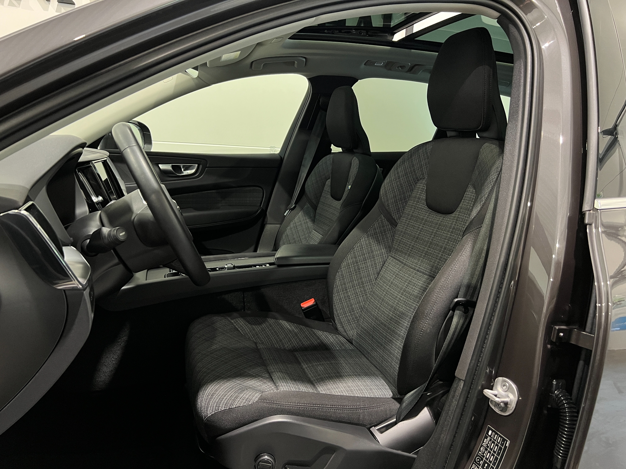 Volvo XC60 2023, kuva 7/62