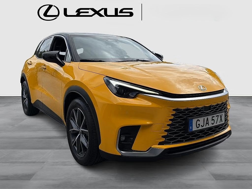 Lexus LBX 1.5 E-CVT Emotion Premium, Kamera, Skinn