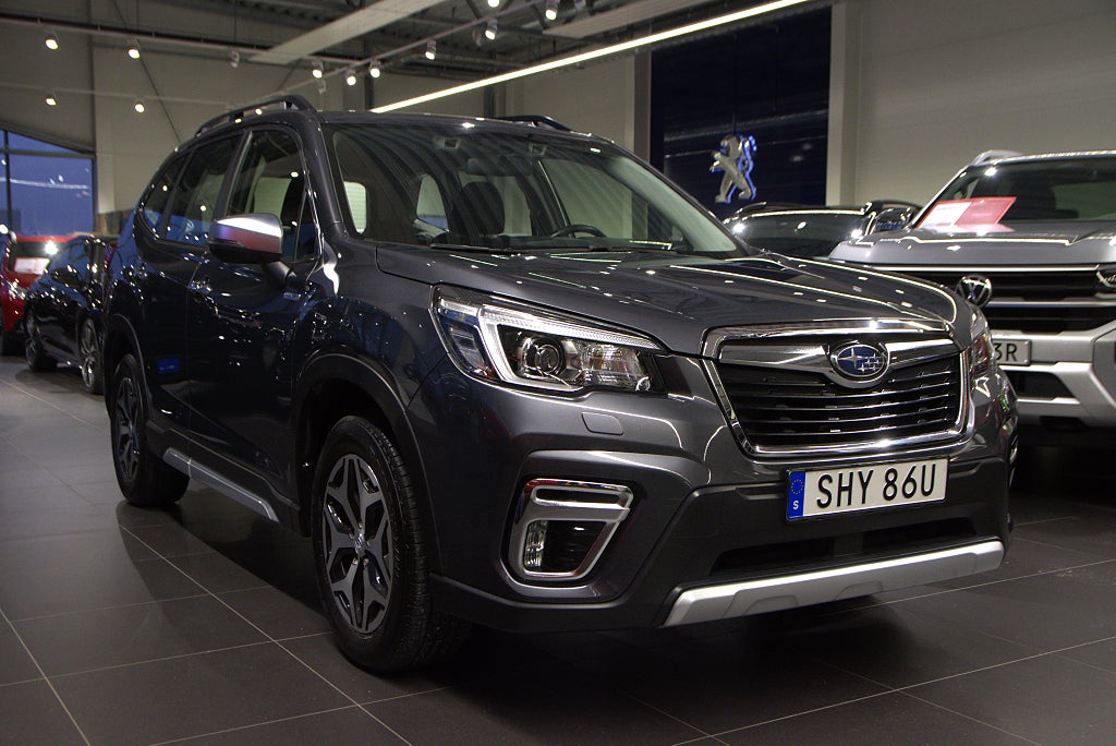 Subaru Forester e-Boxer Base Drag B-kamera Carplay