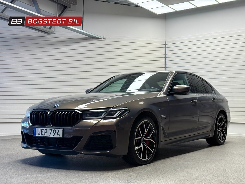 BMW 545e xDrive 394hk | M-Sport Pro | Se utrustning
