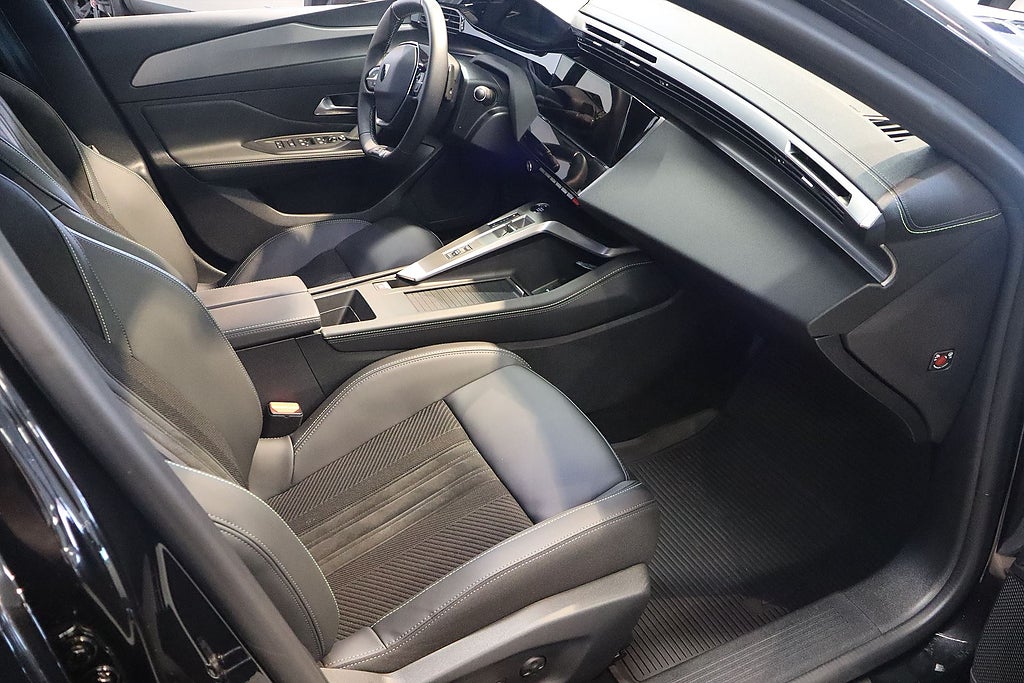 Bild på Peugeot 408 GT PHEV 224hk Aut - B-KAMERA, CARPLAY