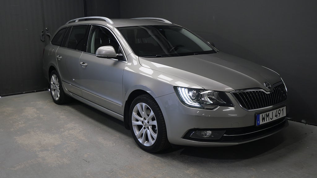 Skoda Superb Kombi 1.8 TSI Ambition Dragkrok PDC Bluetooth Värmare