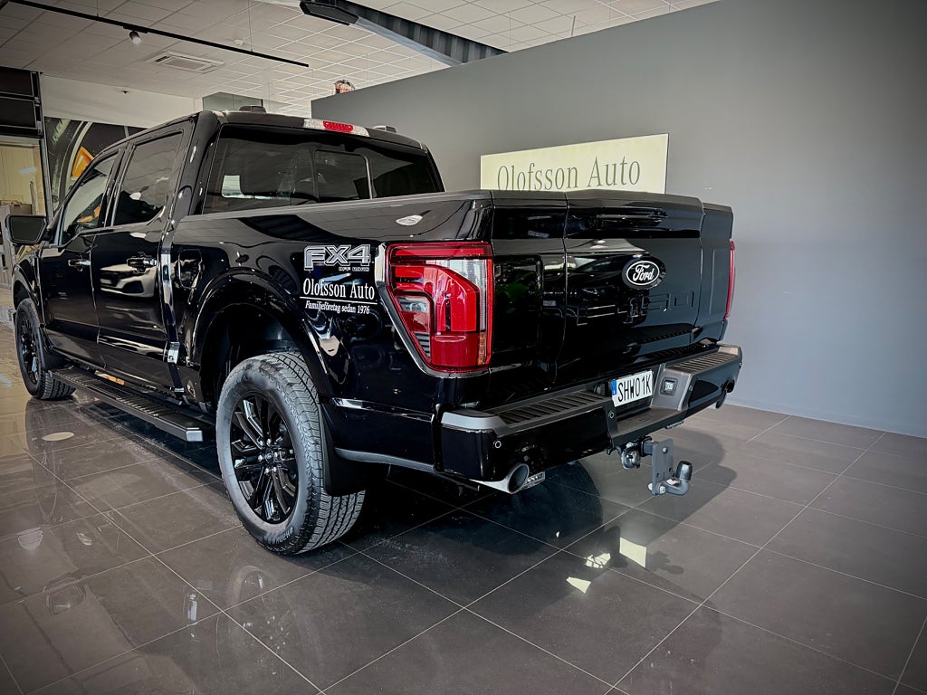 Ford F-150 NYA SuperCrew Lariat BLACK APPERANCE V8 MY2025 - bild 3