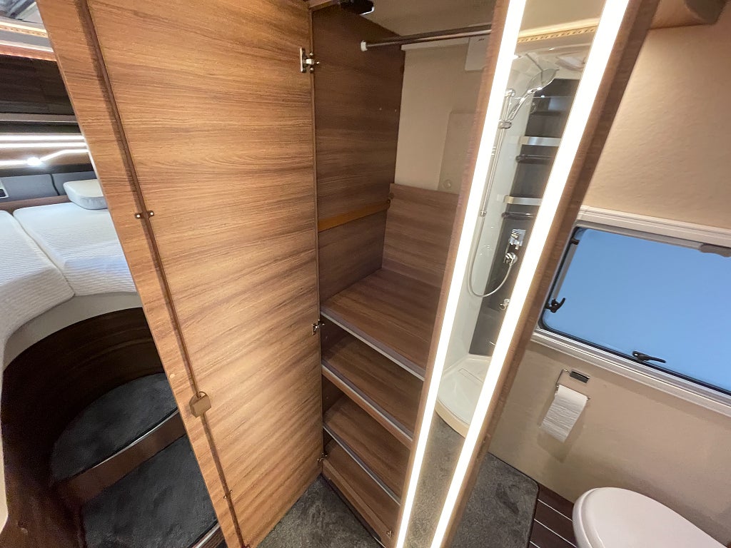 Knaus 900 LEG Sun I / Hydraul-ben /AC- Bodel/Solcell x8 / litium / Inv - Knaus