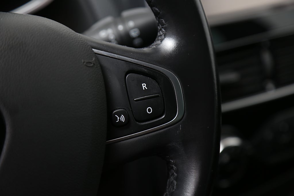 Renault Clio IV Phll Energy TCe 90hk Intens Kamera Motorv Stylepaket 2018