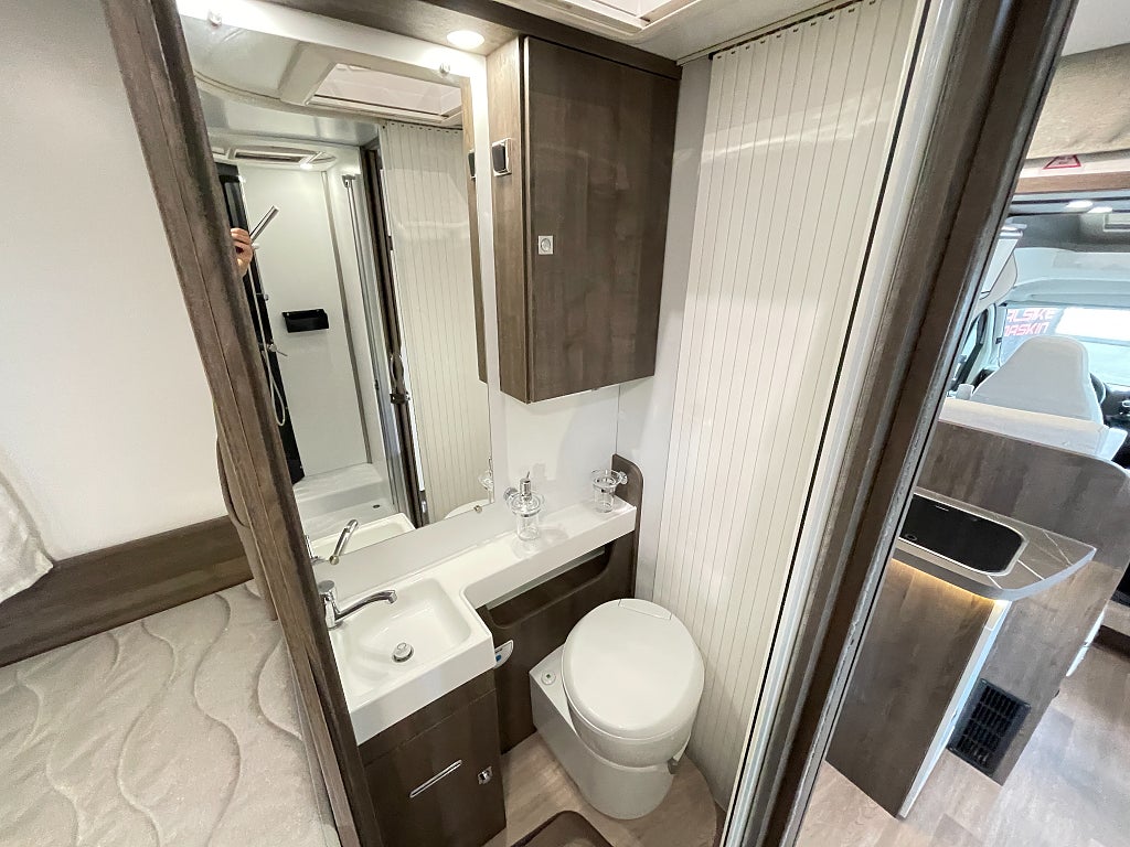 Benimar Tessoro 463 / B-körkort / Taksäng / Solcell / 165hk /  - Benimar