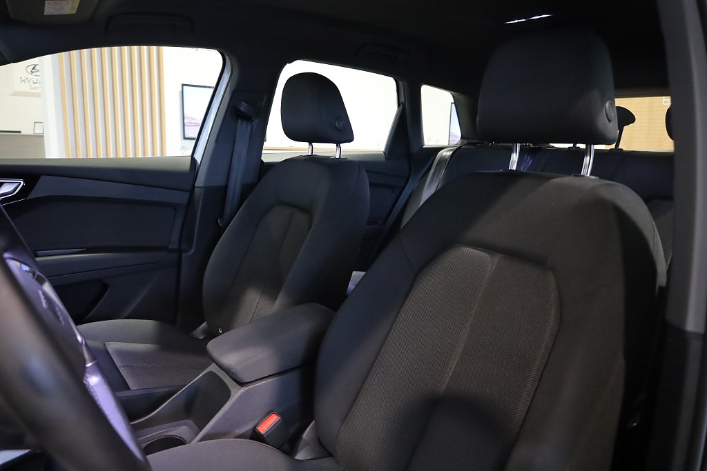 Audi Q4 E-Tron e-tron Proline CarPlay Värmare PDC Leasbar 2023
