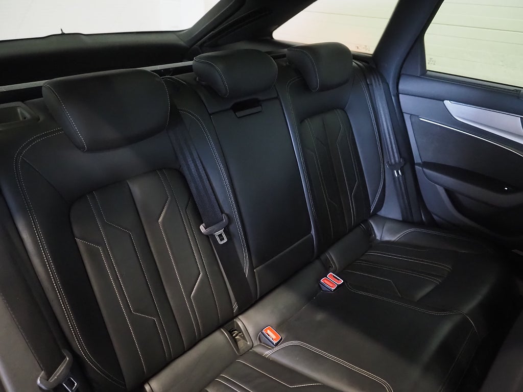 Audi A6 Avant 55 TFSI e quattro S-Line Pano 360° B&O Skinn Drag 2021