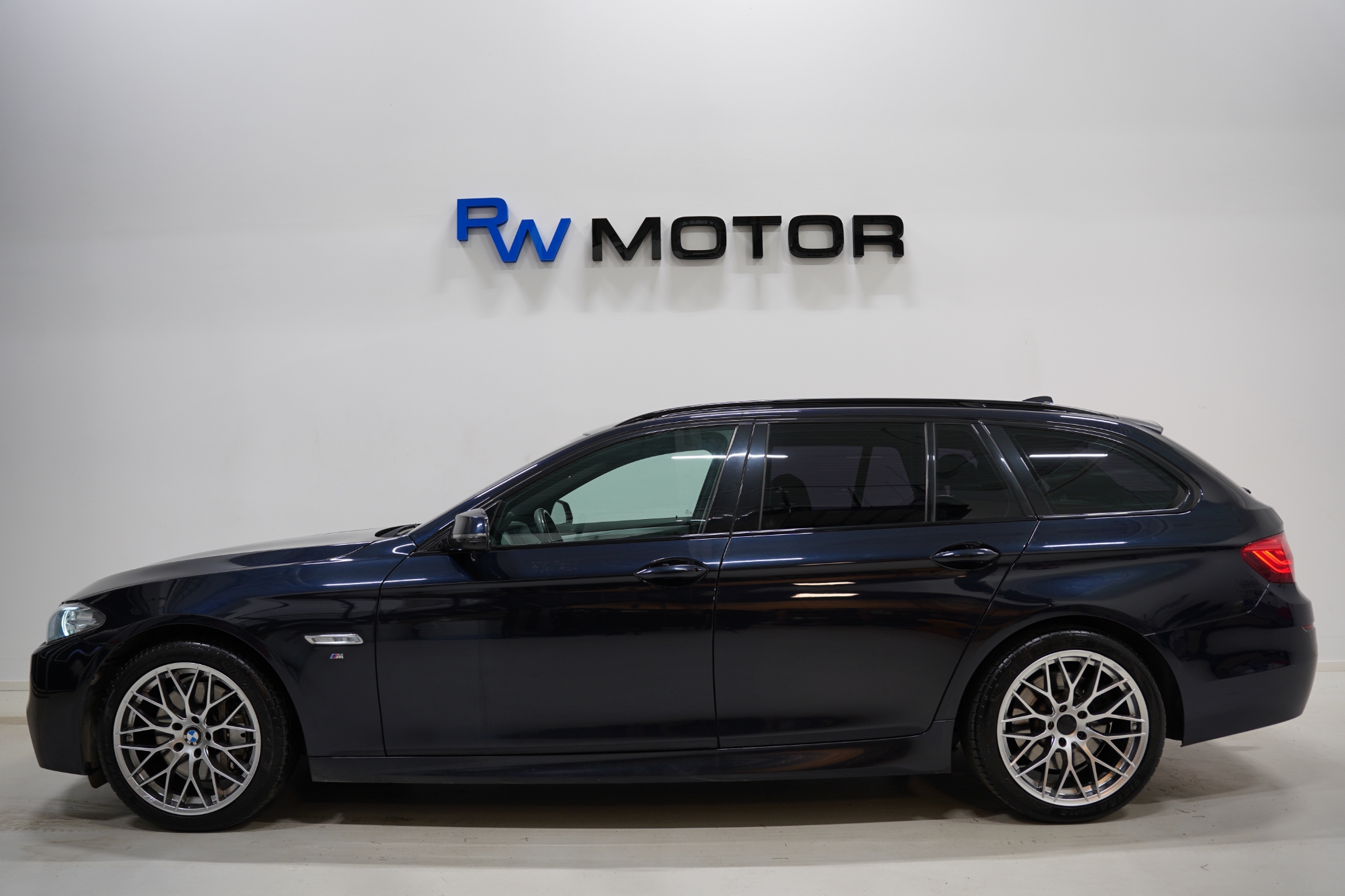 BMW 530d M Sport 2015, bild 5/10