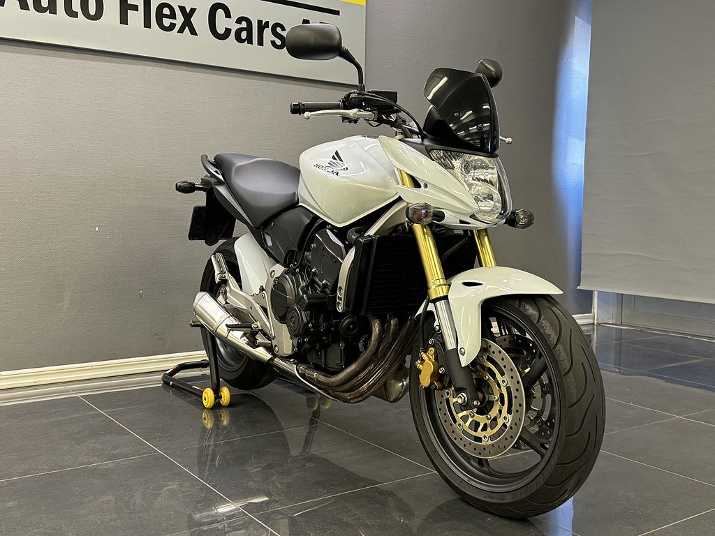 Honda Powersports CB600F Hornet | 2 Brukare | Växelvisare | Kraschpuckar |