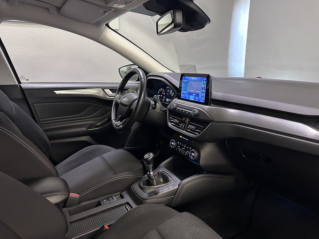 Ford Focus Kombi 1.0 EcoBoost Titanium Plus | HUD | VÄRMARE | DRAG
