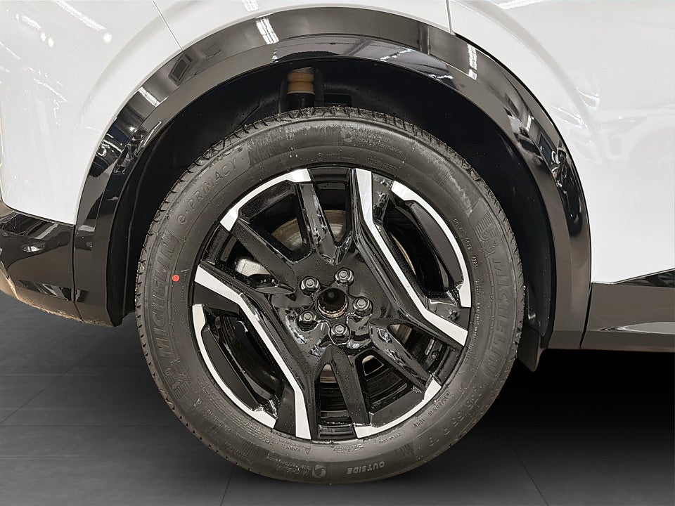 Bild på Peugeot E-3008 Winter Edition+ - DEMO