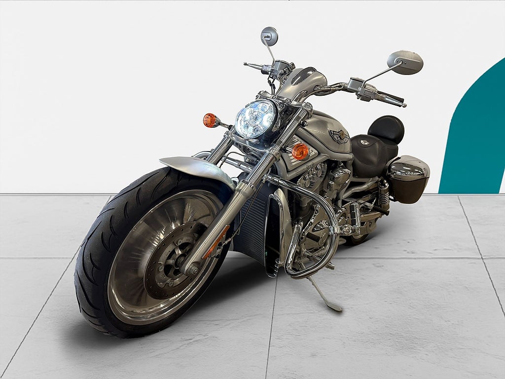 Harley-Davidson vrsca V-Rod 2-tone jubileum, LÅG MIL, NYSKICK