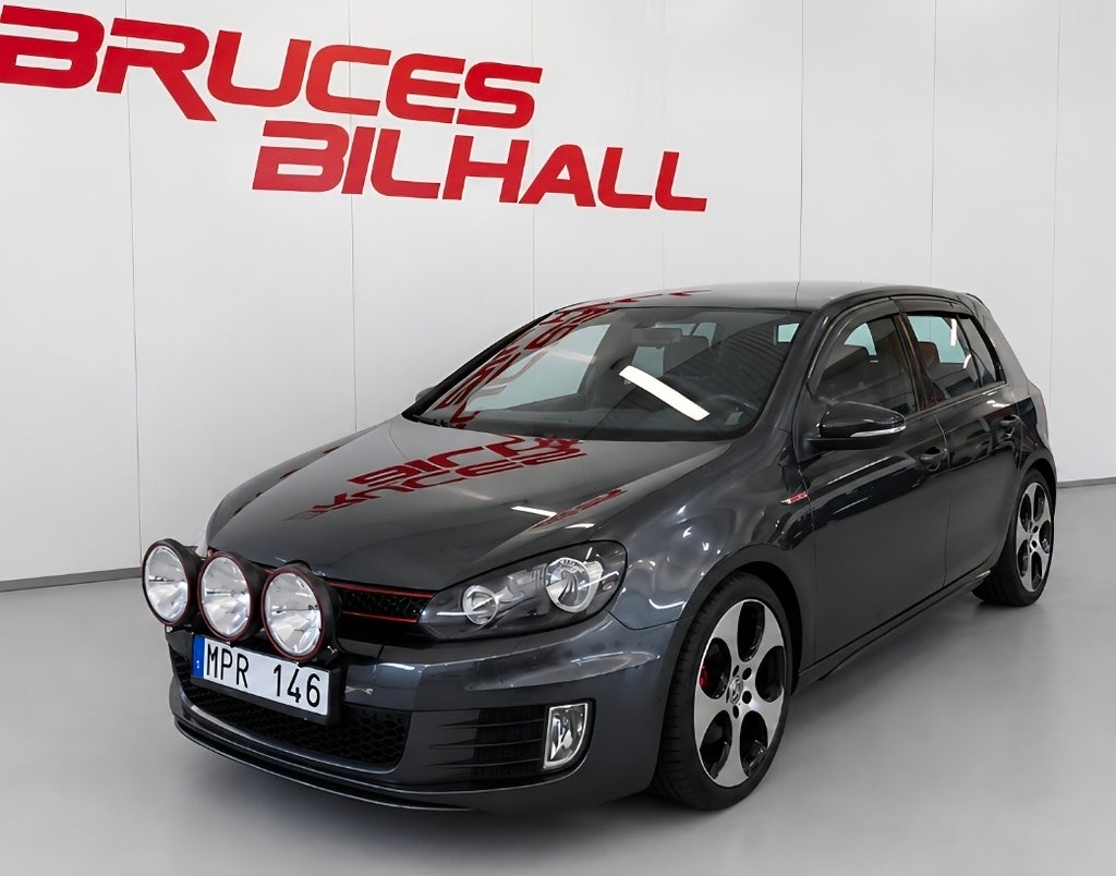 Volkswagen Golf 5-door GTI 2.0 TSI GTI , 