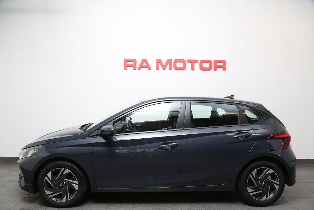 Hyundai i20 1,2 MPi 84hk Essential 5D CarPlay Backkamera 1ägare 2021
