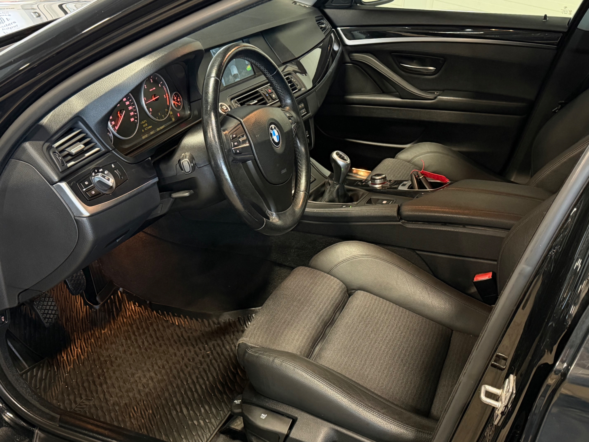 BMW 525 d Touring Euro 5 2011, bild 6/10