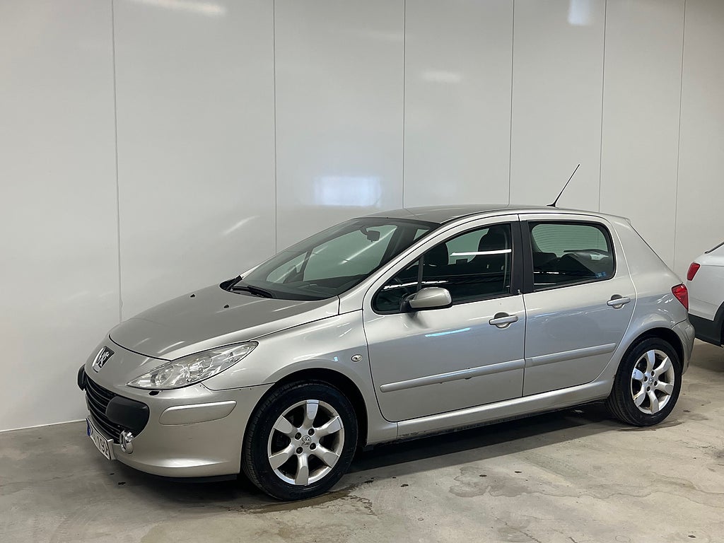 Peugeot 307 5-dörrar 1.6 HDi 109hk Dragkrok Besiktad - 2027-02-28