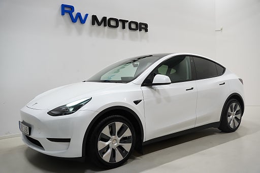 Tesla Model Y Standard Range Värmepump / Dragkrok / En ägare / MOMS