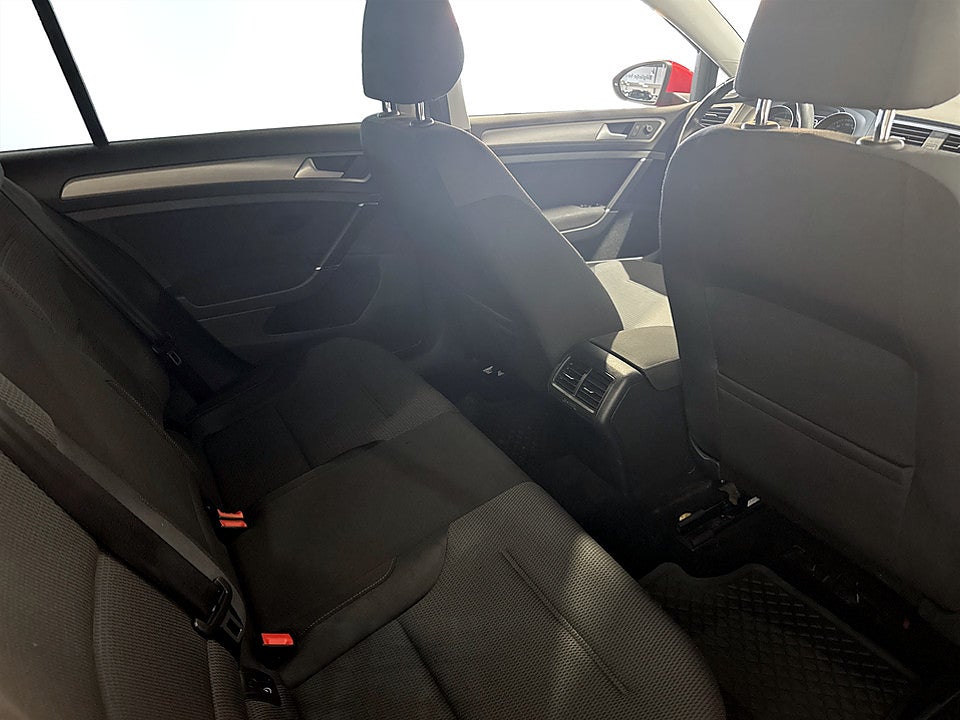 Bild på Volkswagen Golf Base 1.6 TDI 110hk Aut KAMPANJRÄNTA 3,99%