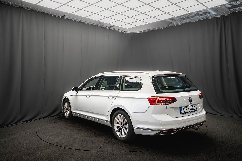 Volkswagen Passat GTE Plug-in B-VÄRMARE DRAG KAMERA CARPLAY 1-ÄGARE MOMS