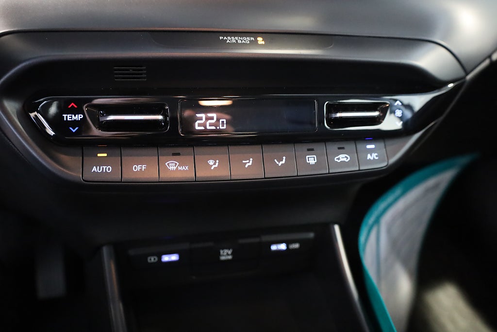 Hyundai i20 1.0 T-GDI DCT Essential Kamera CarPlay Rattvärme Leasba 2022