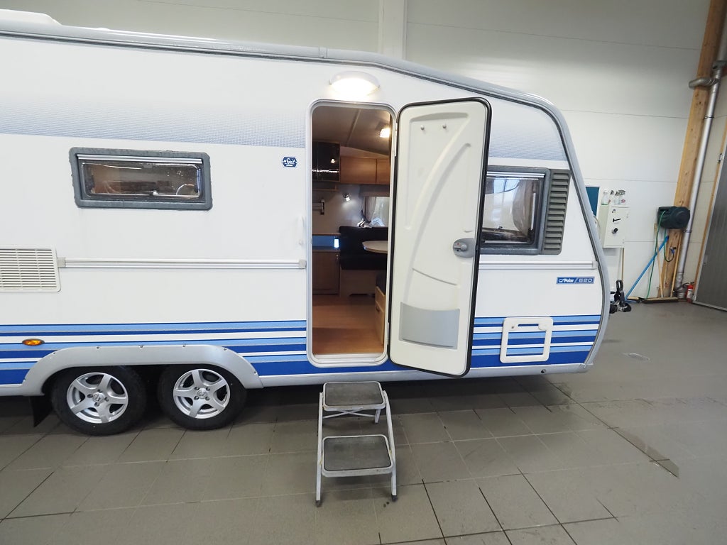 Polar 620 CTX Svit AC Vintervagn Dinette Franskbädd ALDE