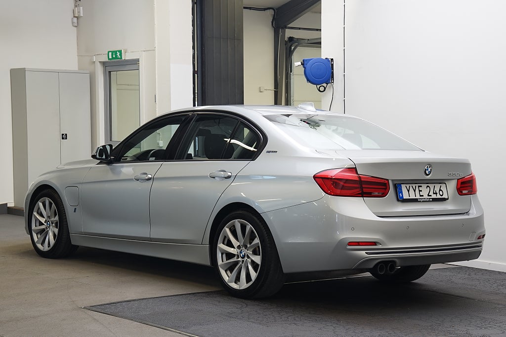 BMW 330e Sedan Sport line 252hk |H/K|Rattvärme|Adapt-Fart