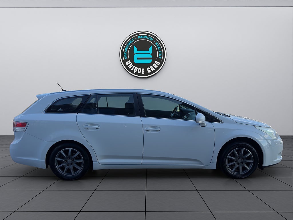 Toyota Avensis 2011 - miniatyr 3
