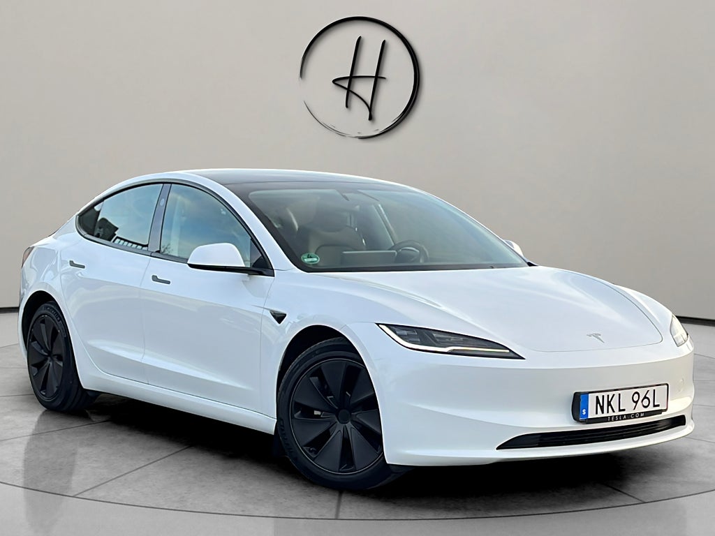 Tesla Model 3 Long Range AWD Highland Auto Pilot Panorama