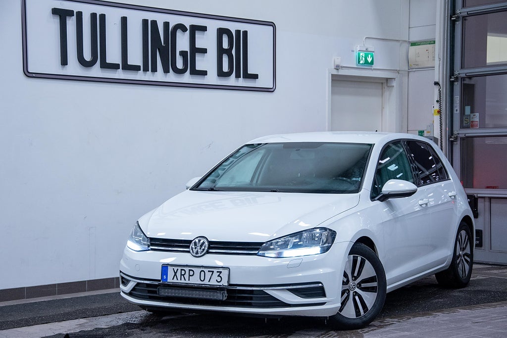 Volkswagen Golf 5-d 1.0 TSI 116HK Backkamera Adaptiv Rattvärme CarPlay