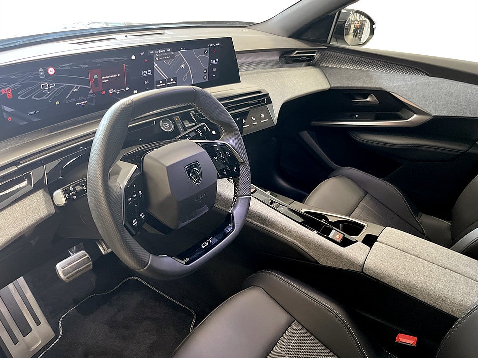 Bild på Peugeot 5008 GT Hybrid 145hk Aut 7-SITS B-KAMERA CARPLAY