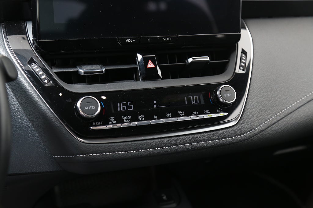 Toyota Corolla 1,8 Hybrid e-CVT 140hk Active Plus Aut Navi Dragkrok