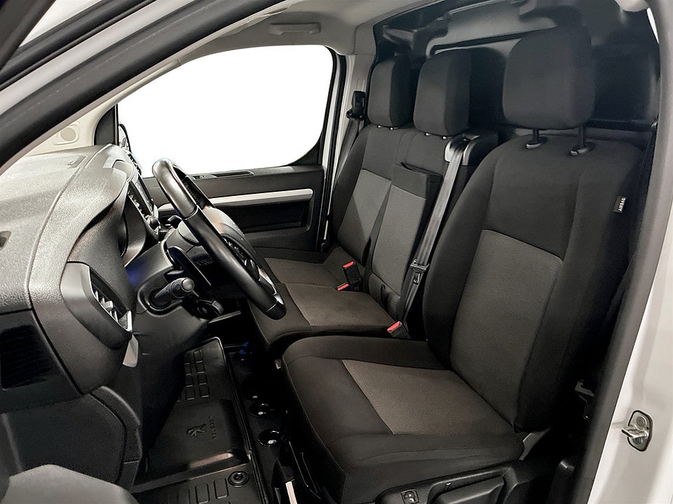 Bild på Peugeot Expert PRO+ 2.0 BHDi 145hk Aut L3 B-KAMERA DRAG