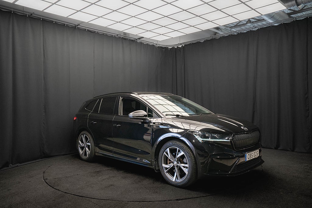 Skoda Enyaq iV 80 SPORTLINE DRAG KAMERA ELSTOL 1-ÄGARE MOMS 204hk