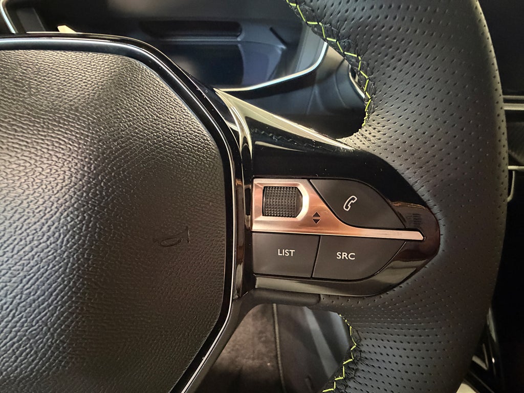 Peugeot 2008 Hybrid 145 1.2 PureTech 145 e-DSC Euro 6 thumbnail