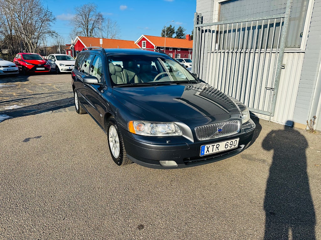 Volvo V70 2.4 140HK BUSINESS / DRAG / VÄRMARE 