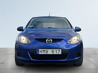 Mazda 2 5-dörrar 1.3 MZR Kiruna-körd/Motor&kupé-Värm/S&V-Däck – bild 2