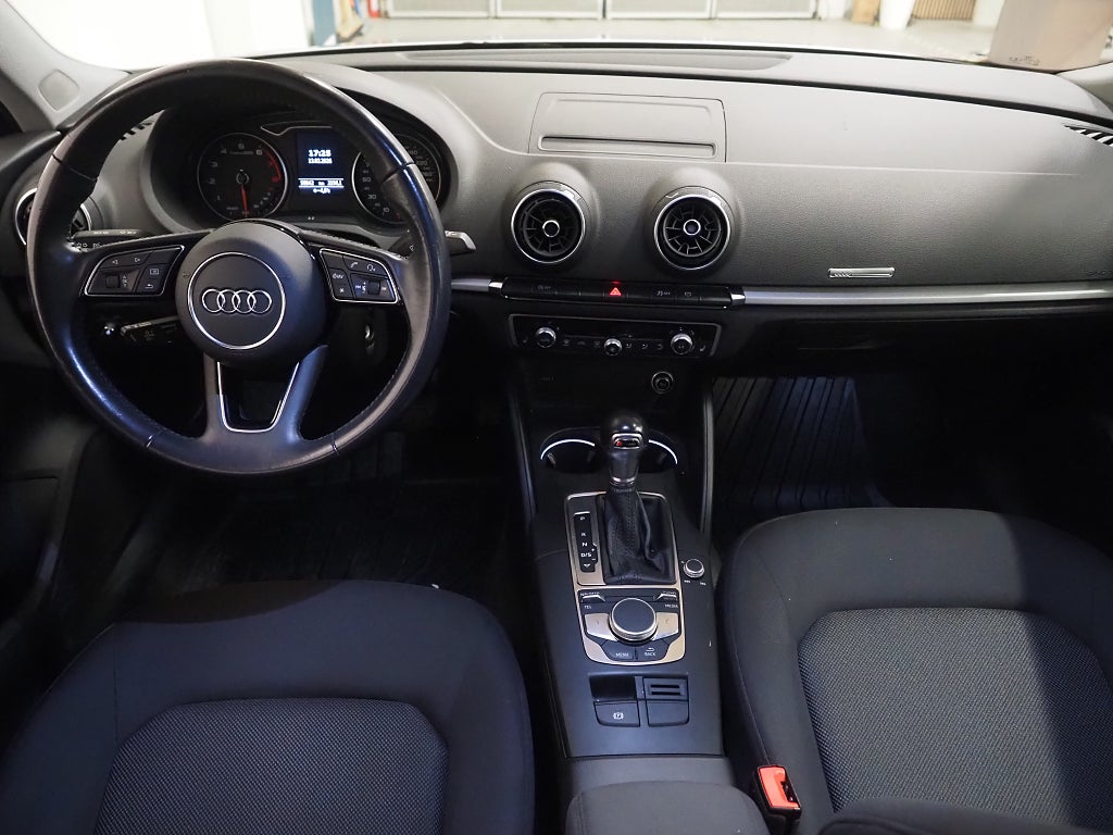 Audi A3 Sportback 1.5 150hk COD S Tronic Proline P-Sensorer 2018