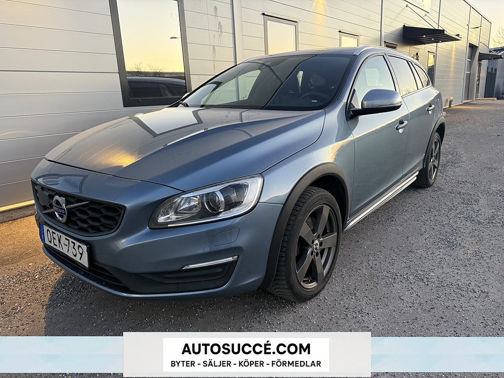 Volvo V60 Cross Country D4 AWD Summum Kamrembytt Rattvärme 1-Ägare V-On Call
