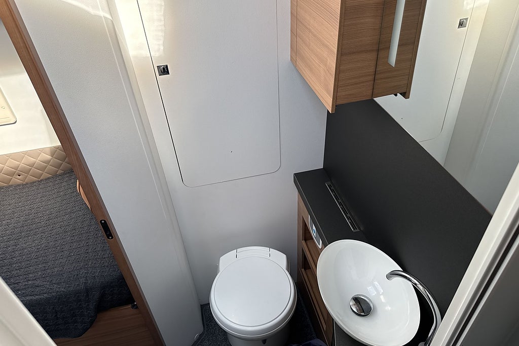 Adria Matrix Plus 670 SLT Aut Alde miniatyr 13