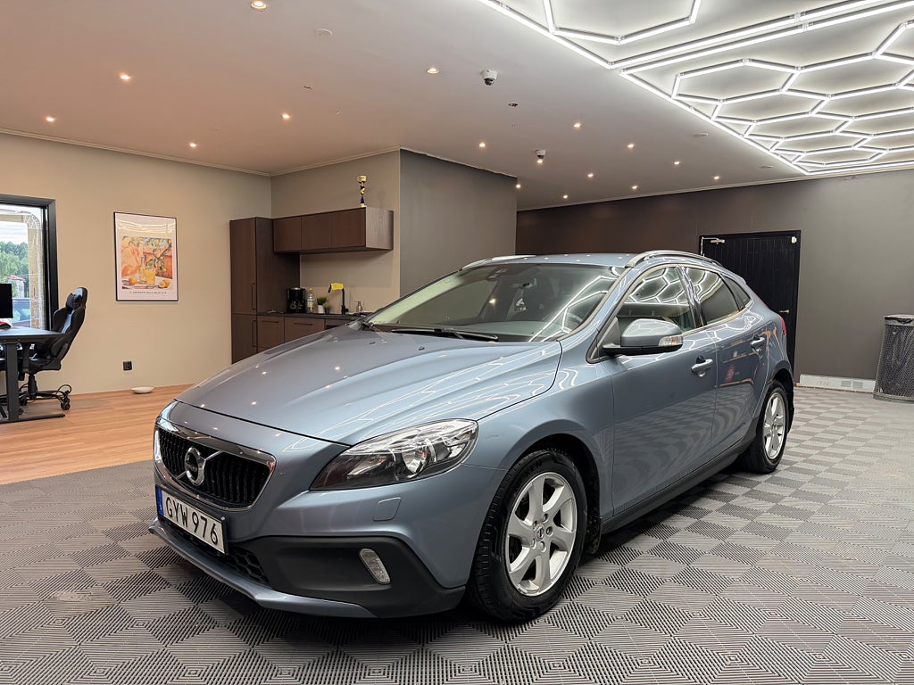 Volvo V40 Cross Country D2 Geartronic Business Euro 6 | 1 ÄGARE | DRAG | VoC