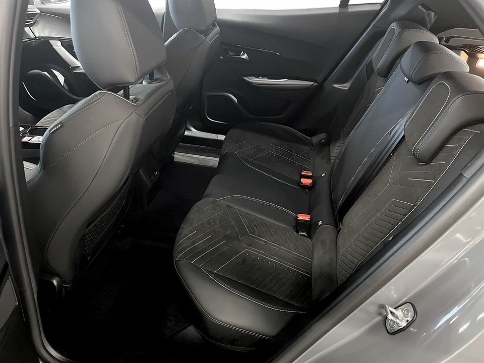 Bild på Peugeot 2008 GT Hybrid 145hk Aut B-KAMERA CARPLAY