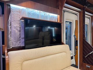 Husbil-integrerad Laika Kreos 8012 IVECO 180HK AUT 7 av 27