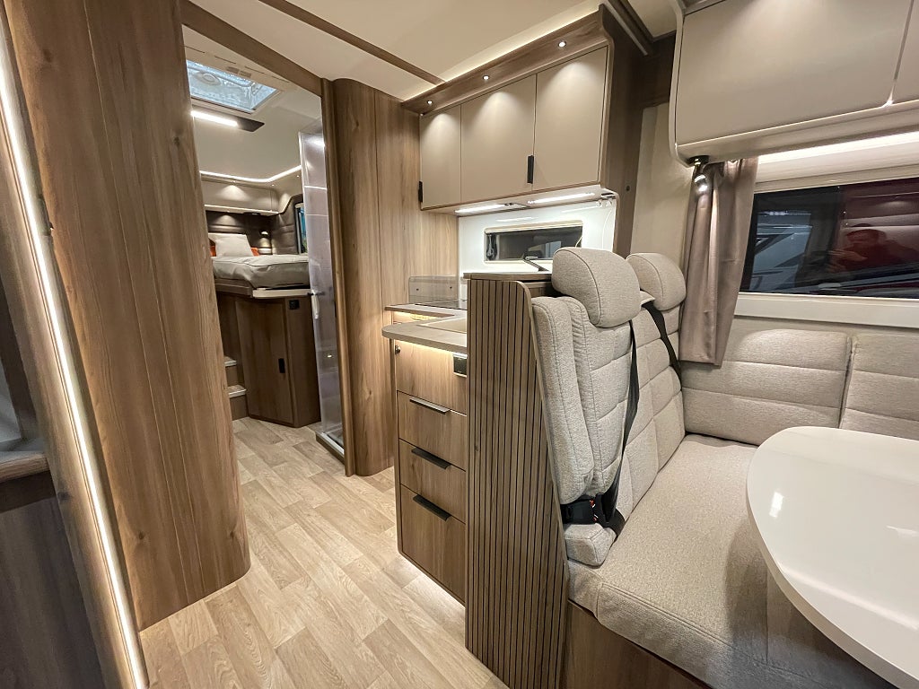 Kabe TMX 810 LGB /5 bältad/Mercedes 170hk/ALDE/Taksäng - Kabe