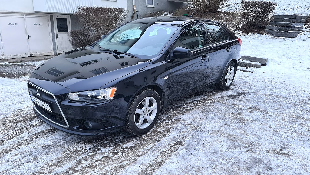 Mitsubishi Lancer Sportback 1.8 MIVEC Inform En brukare Nybesiktad