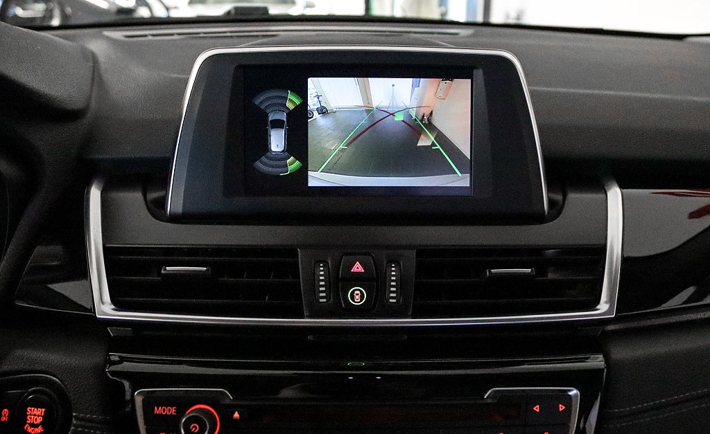 BMW 218 i Active Tourer Sport Line HiFi Dragkrok Kamera