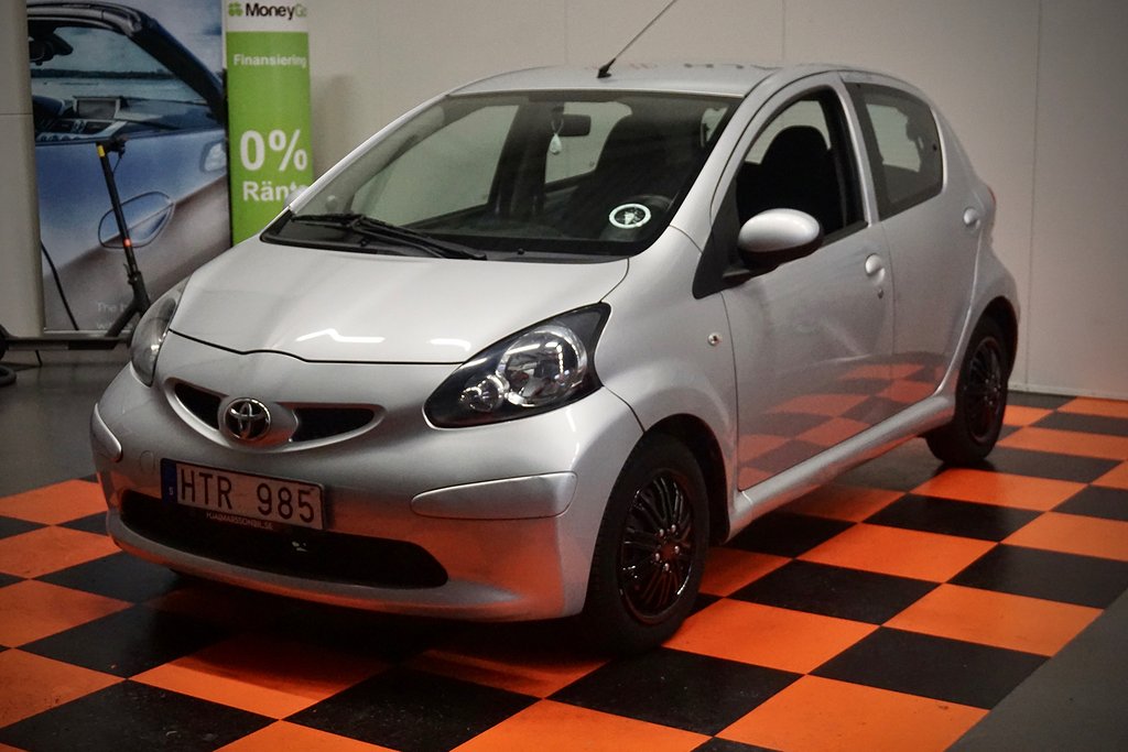 Toyota Aygo 5-dörrar 1.0 VVT-i / AUTOMAT / 8300 MIL (68hk)