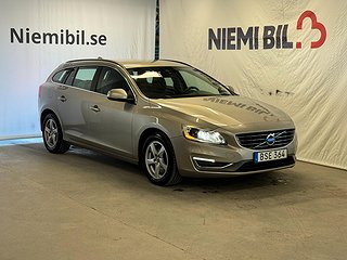 Volvo V60 D4 AWD Geartronic Momentum S&V-däck/Dvärm/Drag/GPS