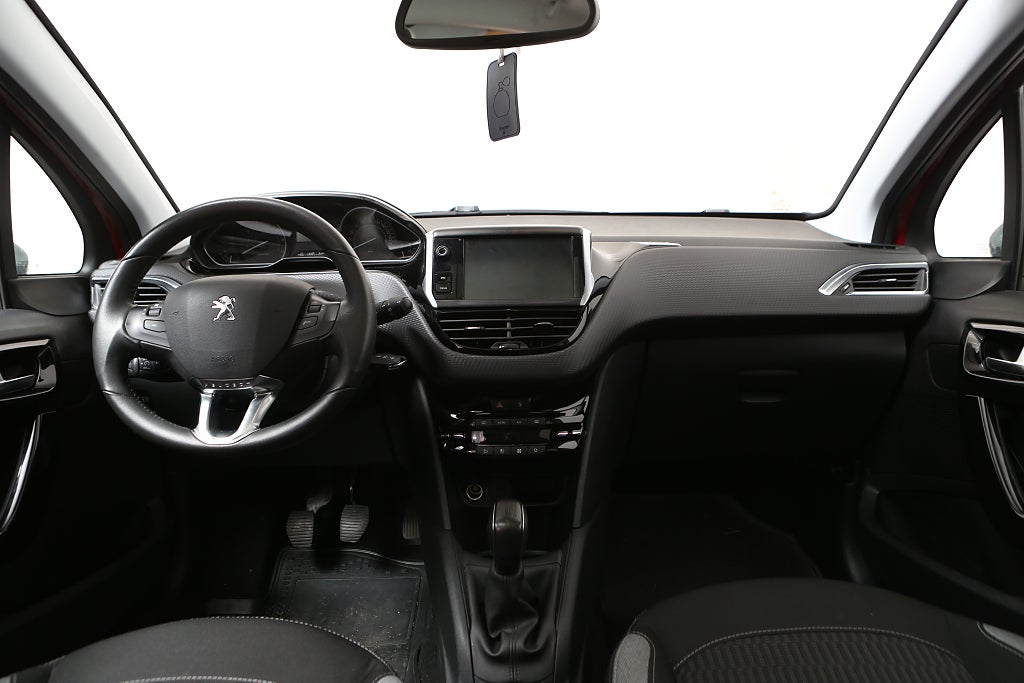 Peugeot 208 1,2 PureTech 82hk Style 5-D Panorama 2016